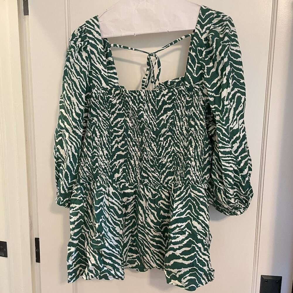 Ava & Viv 1X Square Neck Green/White animal print top